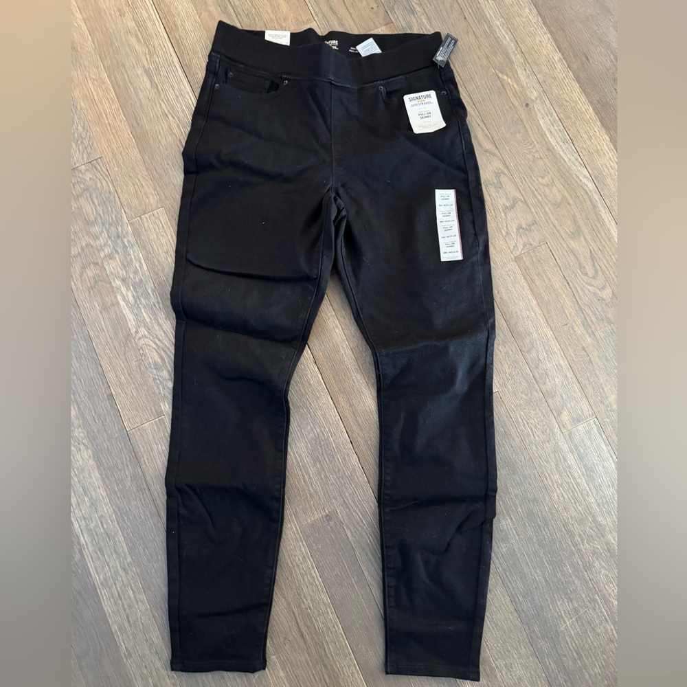 Signature by Levi Strauss Black skinny Jeans size 8 NWT